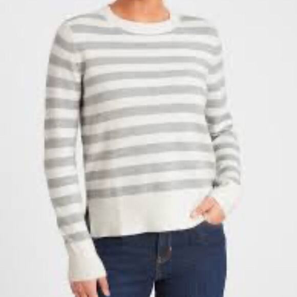 Banana Republic Gray and White Crew Neck Sweater with Stripes - Picture 5 of 5